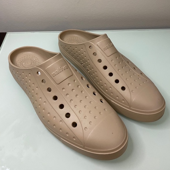 Native Unisex Jefferson Sugarlite Clog // Flax Tan - Picture 2 of 6